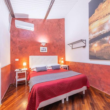 Room In Bb - Skylight Double Room In History House ローマ エクステリア 写真